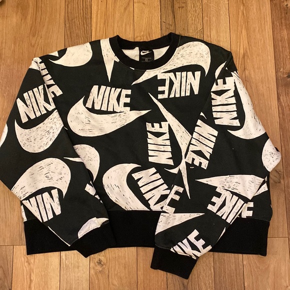 Nike Sweaters - NIKE black and white crewneck